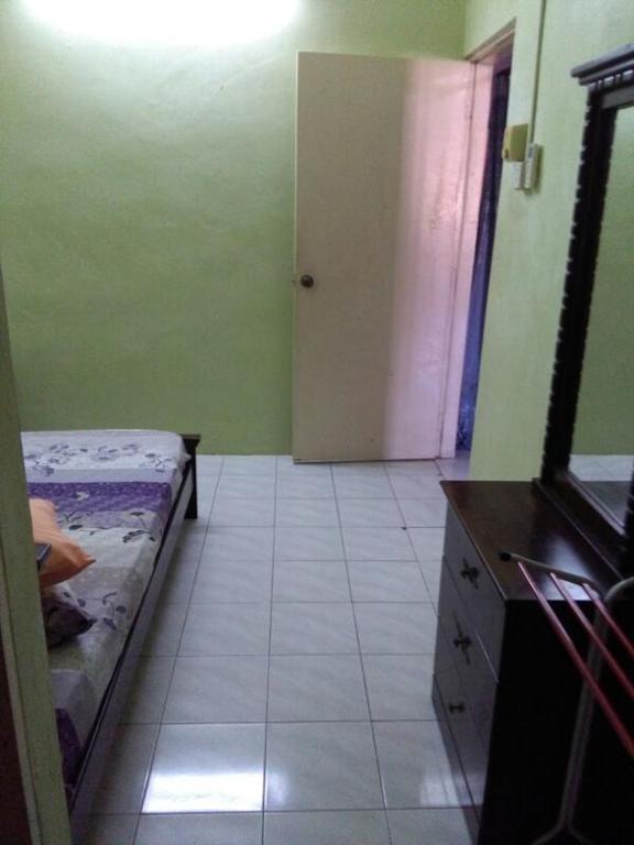 Deenaz Utara Homestay 알로르세타르 외부 사진