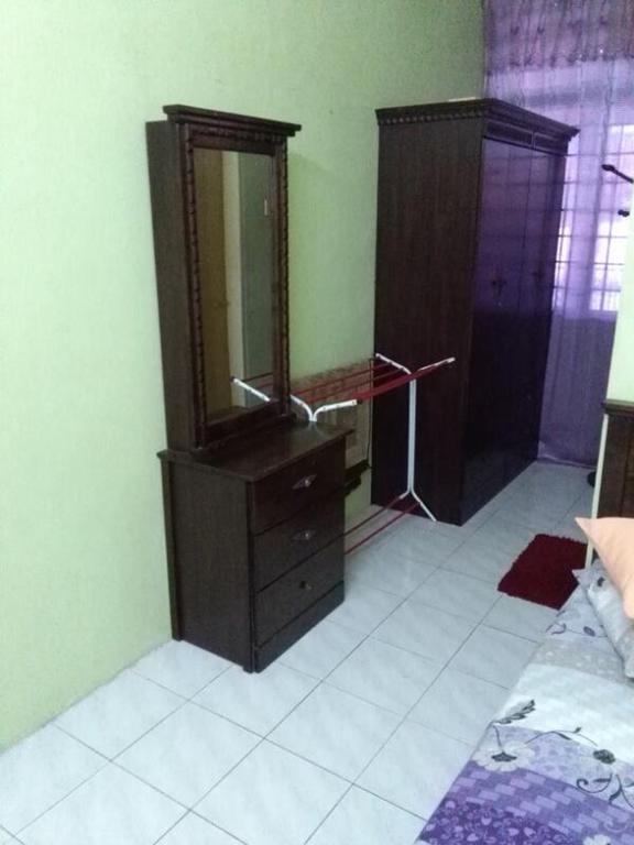 Deenaz Utara Homestay 알로르세타르 외부 사진