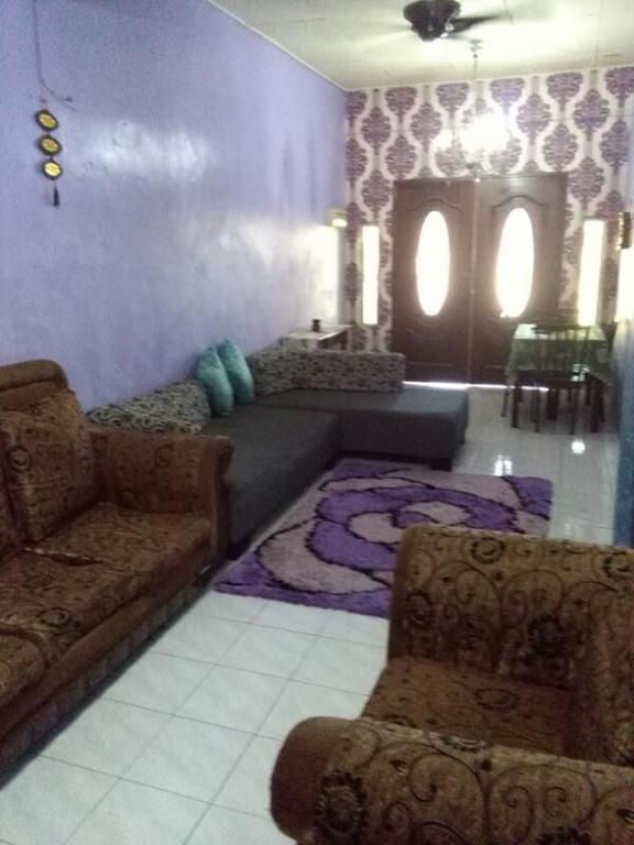 Deenaz Utara Homestay 알로르세타르 외부 사진