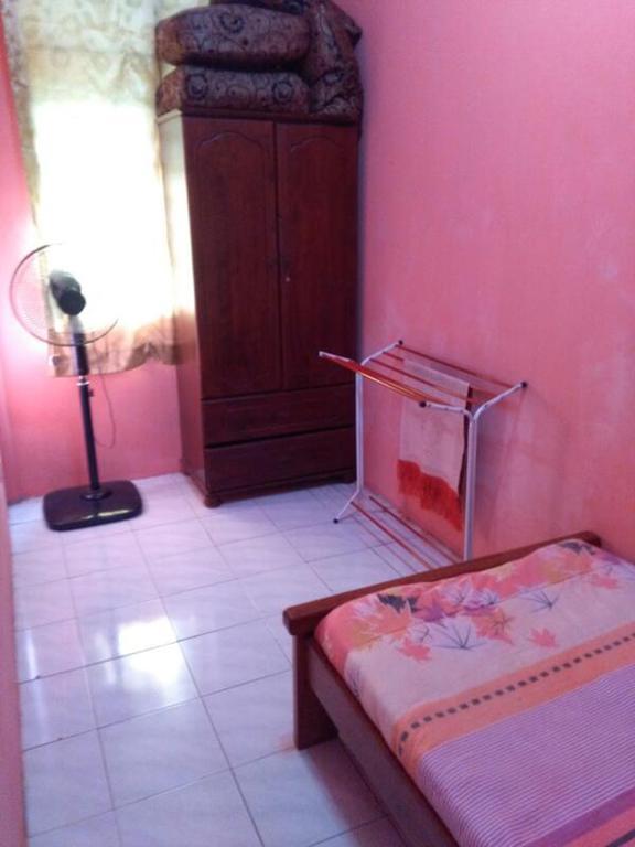 Deenaz Utara Homestay 알로르세타르 외부 사진