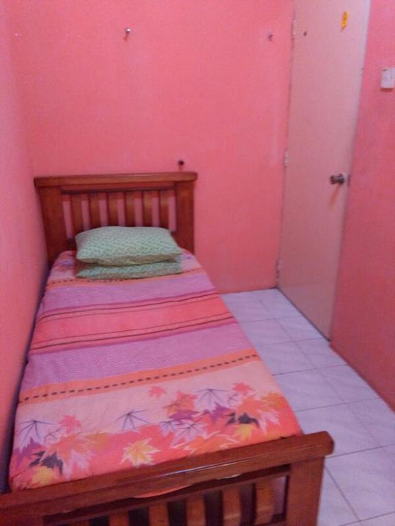 Deenaz Utara Homestay 알로르세타르 외부 사진