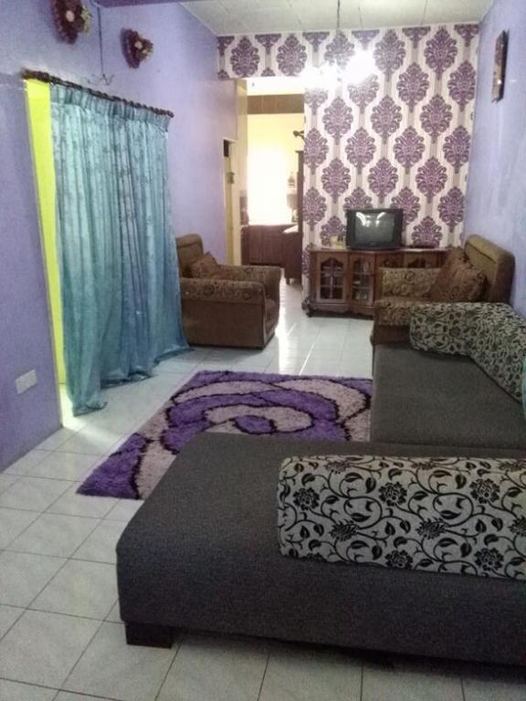 Deenaz Utara Homestay 알로르세타르 외부 사진